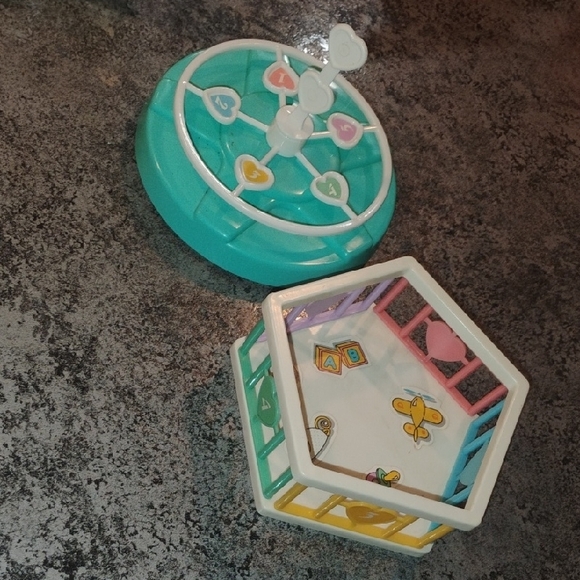 Adorable Dollhouse Playset with Accessories - Picture 3 of 6